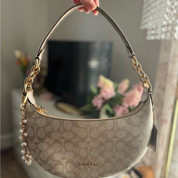 Coach Handbags - Coach Payton Hobo Bag In Signature Canvas
